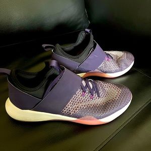 Nike Air Zoom Strong W10